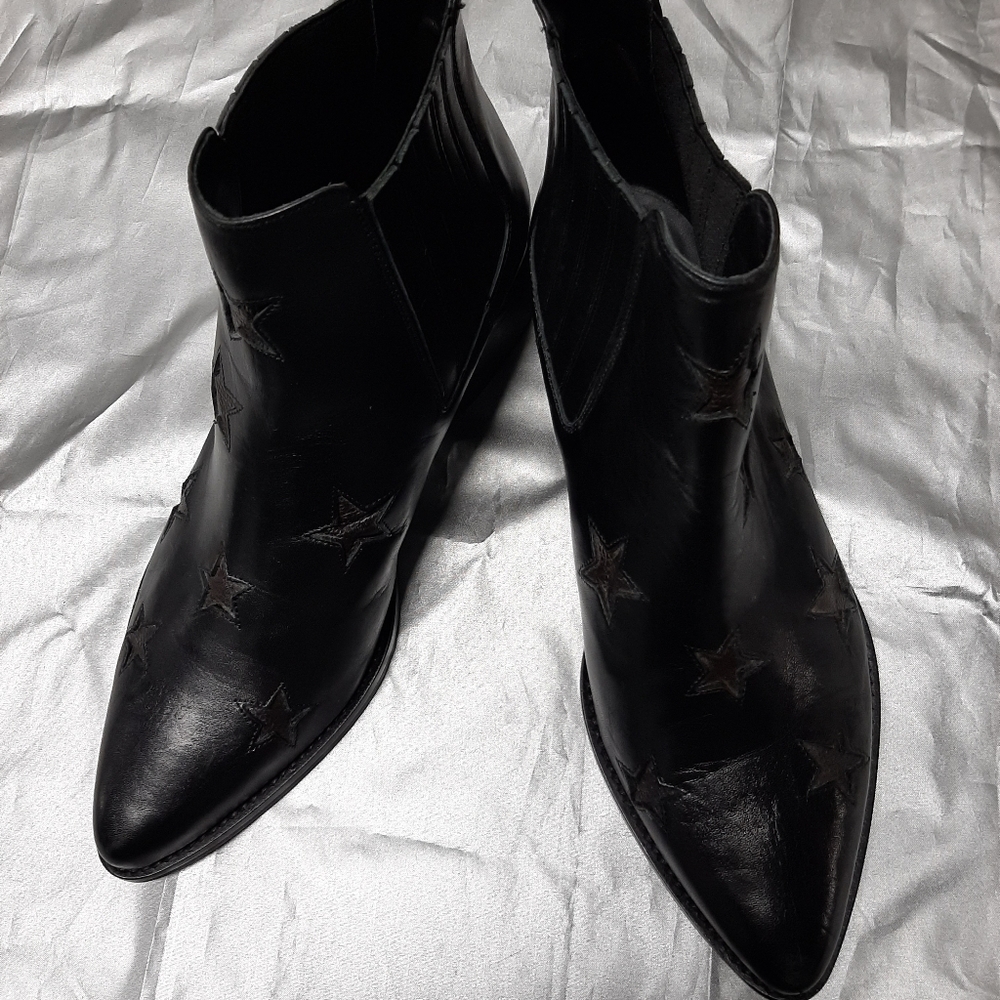 Ladies boots